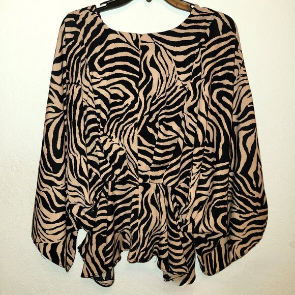 A. Calin by Flying Tomato Women's Tiger Striped Pleated Dolman Blouse Size Small - Picture 2 of 6